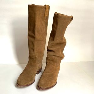 Gorgeous slouchy suede Frye boots! Womens 9